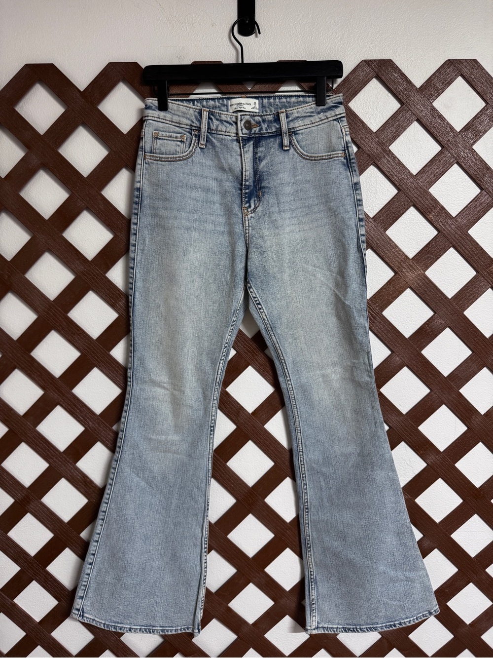 WJ509 {Abercrombie} "The Flare Ultra High Rise" Light Blue Denim Jeans